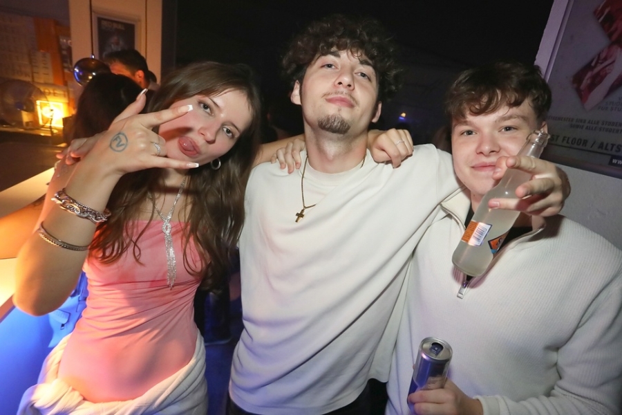 2025-08-02-1st-floor-eddi-0014.jpg 2025-08-02-1st-floor-eddi-0014.jpg