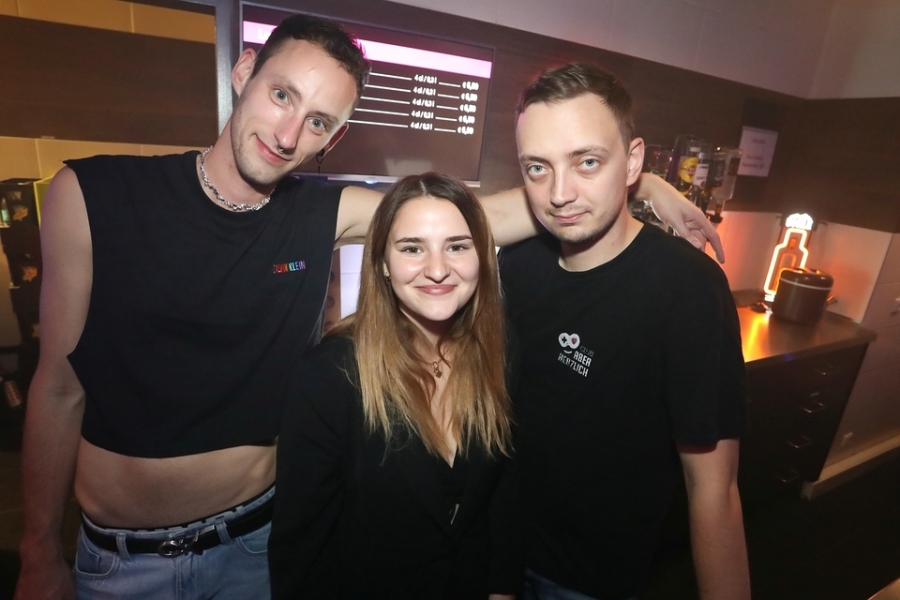 2025-09-27-club-aber-herzlich-eddi-0001.jpg 2025-09-27-club-aber-herzlich-eddi-0001.jpg