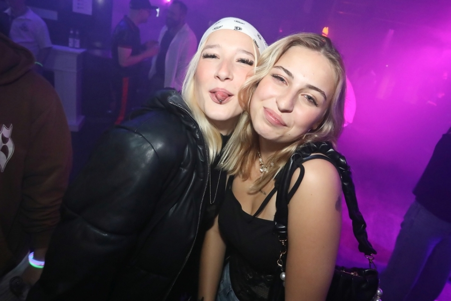 2025-09-27-club-aber-herzlich-eddi-0002.jpg 2025-09-27-club-aber-herzlich-eddi-0002.jpg