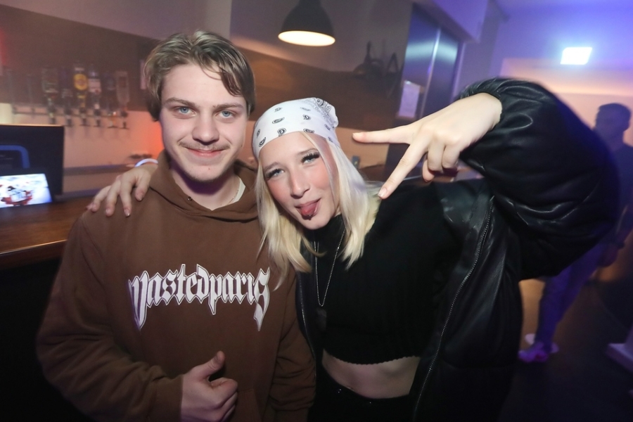 2025-09-27-club-aber-herzlich-eddi-0004.jpg 2025-09-27-club-aber-herzlich-eddi-0004.jpg