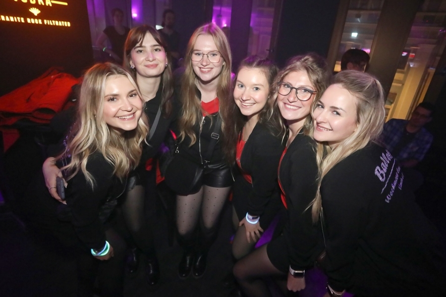 2025-09-27-club-aber-herzlich-eddi-0102.jpg 2025-09-27-club-aber-herzlich-eddi-0102.jpg