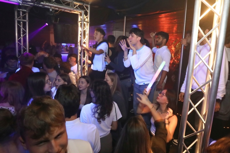 2025-10-02-1st-floor-eddi-0082.jpg 2025-10-02-1st-floor-eddi-0082.jpg