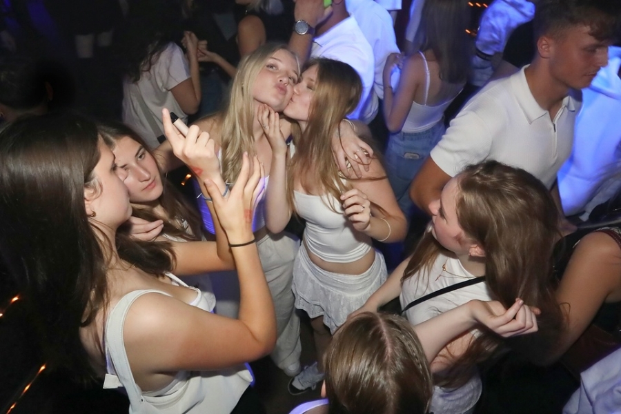 2025-10-02-1st-floor-eddi-0172.jpg 2025-10-02-1st-floor-eddi-0172.jpg