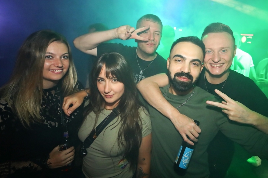 2025-10-04-club-aber-herzlich-eddi-0005.jpg 2025-10-04-club-aber-herzlich-eddi-0005.jpg