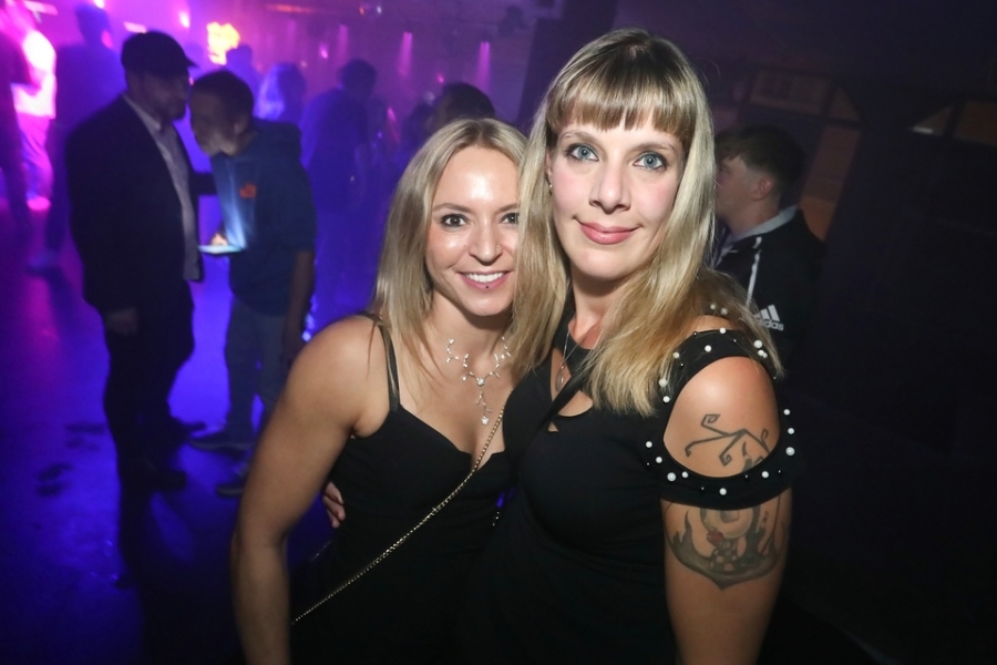 2025-10-04-club-aber-herzlich-eddi-0011.jpg 2025-10-04-club-aber-herzlich-eddi-0011.jpg