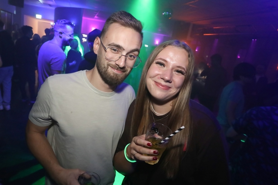 2025-10-04-club-aber-herzlich-eddi-0014.jpg 2025-10-04-club-aber-herzlich-eddi-0014.jpg