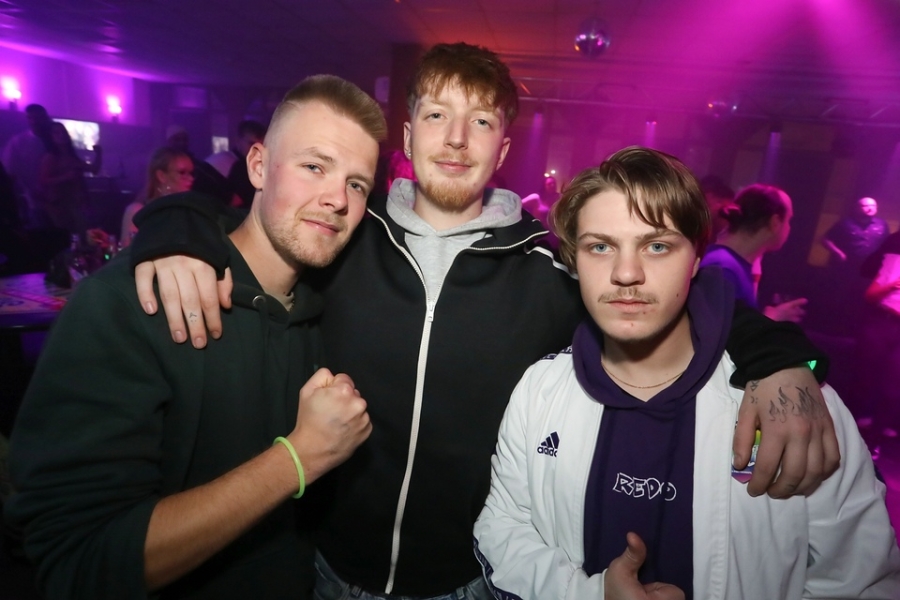 2025-10-04-club-aber-herzlich-eddi-0016.jpg 2025-10-04-club-aber-herzlich-eddi-0016.jpg