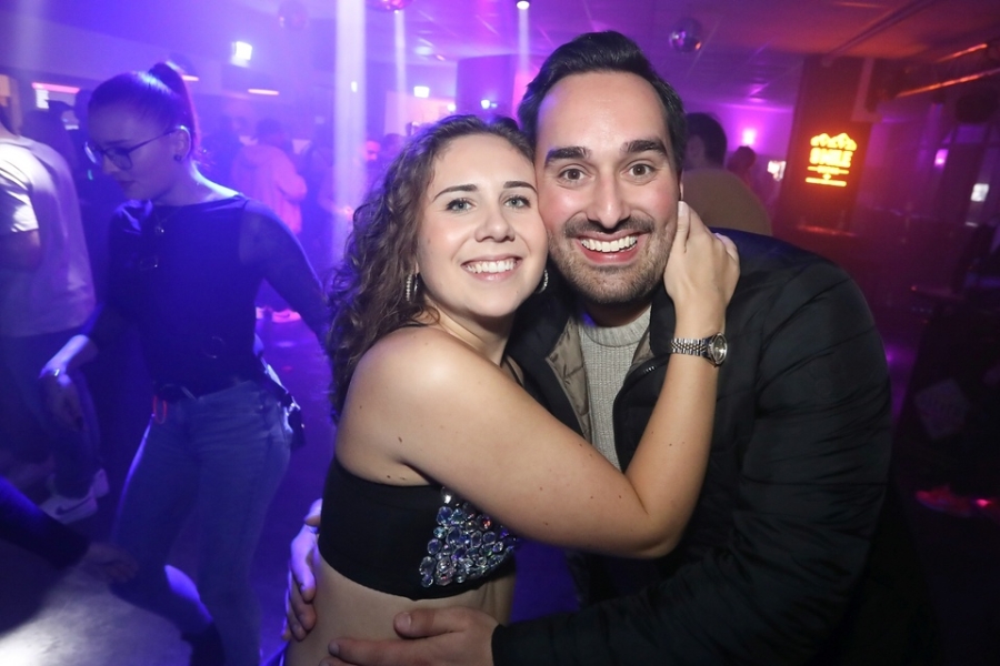 2025-10-04-club-aber-herzlich-eddi-0021.jpg 2025-10-04-club-aber-herzlich-eddi-0021.jpg