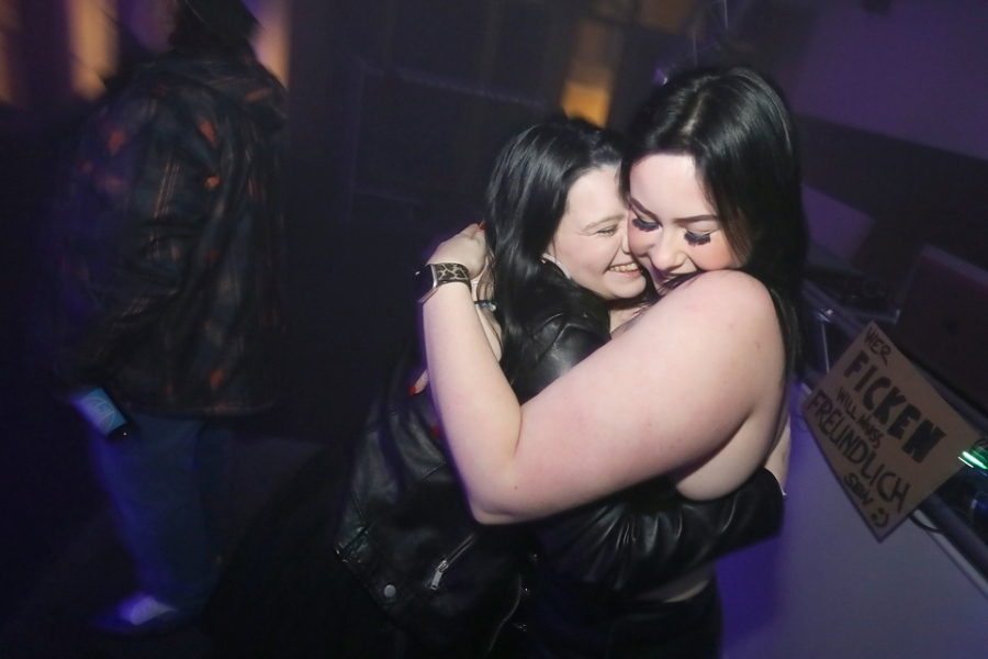 2025-10-04-club-aber-herzlich-eddi-0024.jpg 2025-10-04-club-aber-herzlich-eddi-0024.jpg