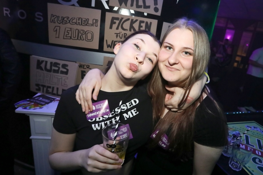 2025-10-04-club-aber-herzlich-eddi-0027.jpg 2025-10-04-club-aber-herzlich-eddi-0027.jpg