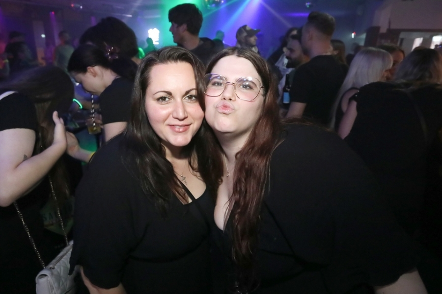 2025-10-04-club-aber-herzlich-eddi-0031.jpg 2025-10-04-club-aber-herzlich-eddi-0031.jpg