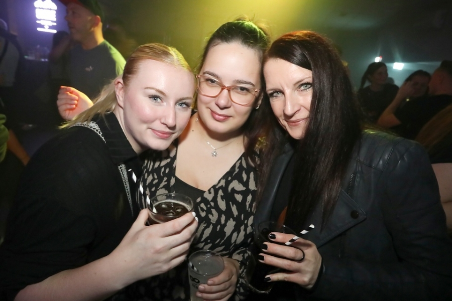 2025-10-04-club-aber-herzlich-eddi-0040.jpg 2025-10-04-club-aber-herzlich-eddi-0040.jpg