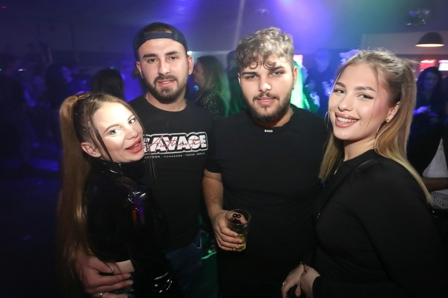 2025-10-04-club-aber-herzlich-eddi-0047.jpg 2025-10-04-club-aber-herzlich-eddi-0047.jpg