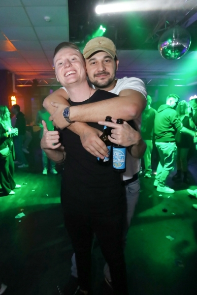 2025-10-04-club-aber-herzlich-eddi-0050.jpg 2025-10-04-club-aber-herzlich-eddi-0050.jpg