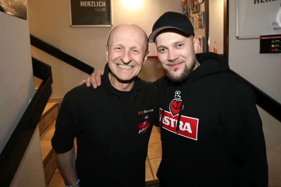 2025-10-04-club-aber-herzlich-eddi-0053.jpg 2025-10-04-club-aber-herzlich-eddi-0053.jpg