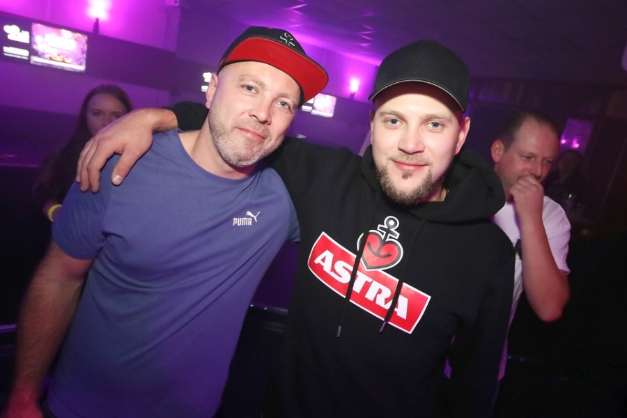 2025-10-04-club-aber-herzlich-eddi-0054.jpg 2025-10-04-club-aber-herzlich-eddi-0054.jpg