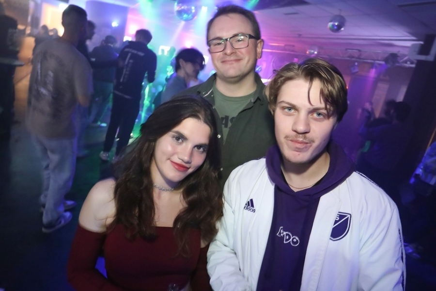 2025-10-04-club-aber-herzlich-eddi-0061.jpg 2025-10-04-club-aber-herzlich-eddi-0061.jpg