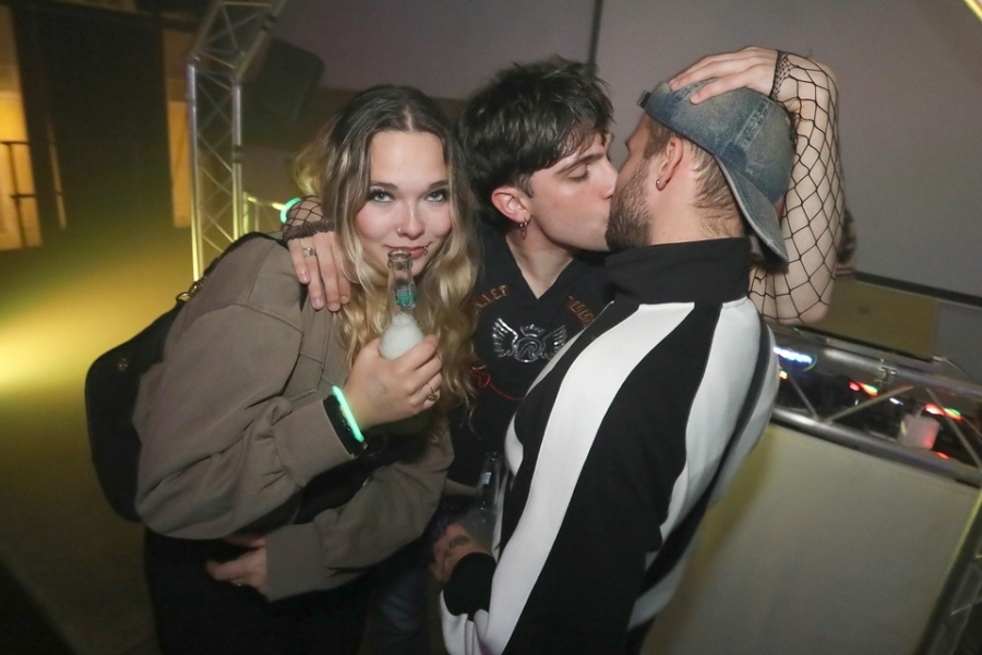 2025-10-04-club-aber-herzlich-eddi-0063.jpg 2025-10-04-club-aber-herzlich-eddi-0063.jpg