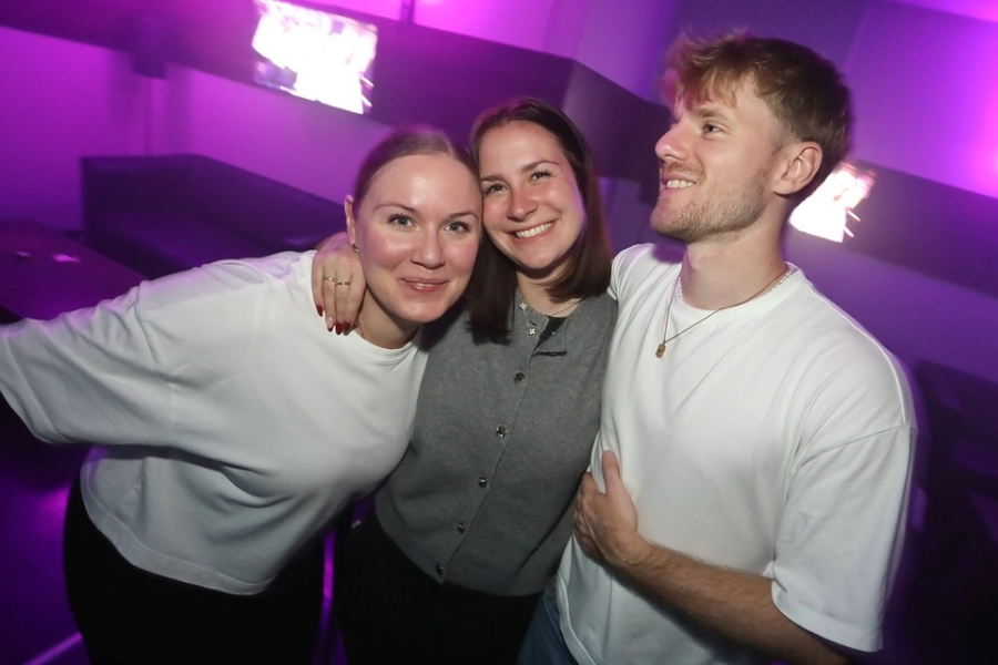 2025-10-04-club-aber-herzlich-eddi-0066.jpg 2025-10-04-club-aber-herzlich-eddi-0066.jpg