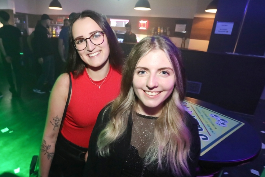 2025-10-04-club-aber-herzlich-eddi-0068.jpg 2025-10-04-club-aber-herzlich-eddi-0068.jpg