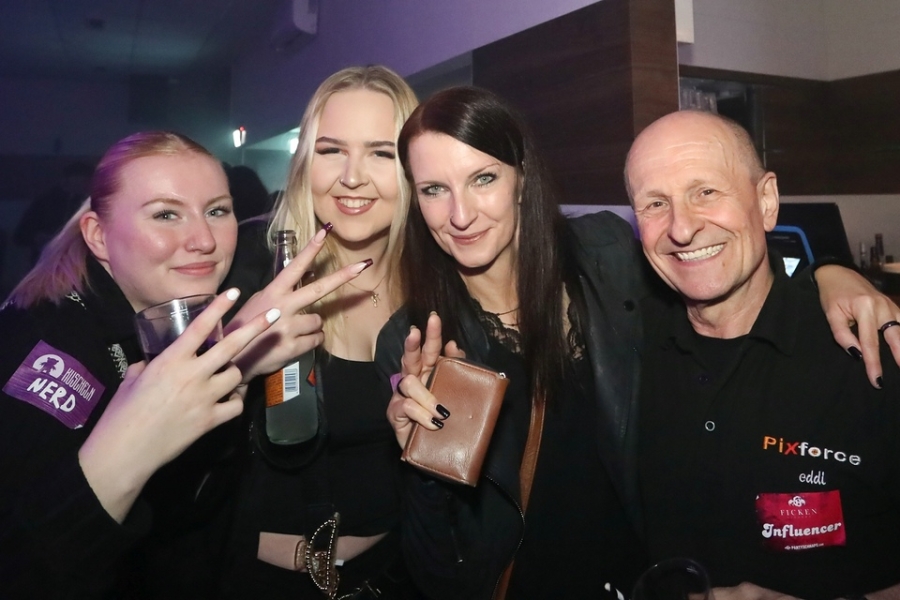 2025-10-04-club-aber-herzlich-eddi-0079.jpg 2025-10-04-club-aber-herzlich-eddi-0079.jpg