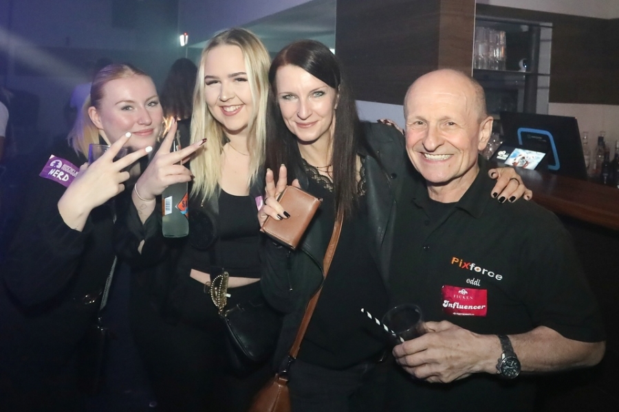 2025-10-04-club-aber-herzlich-eddi-0080.jpg 2025-10-04-club-aber-herzlich-eddi-0080.jpg