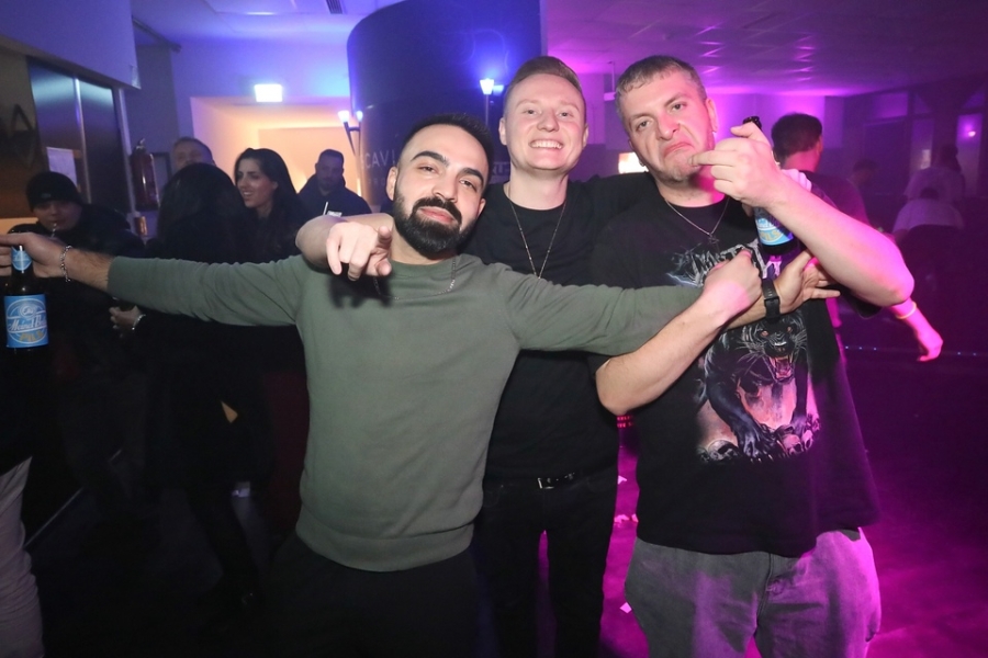 2025-10-04-club-aber-herzlich-eddi-0082.jpg 2025-10-04-club-aber-herzlich-eddi-0082.jpg