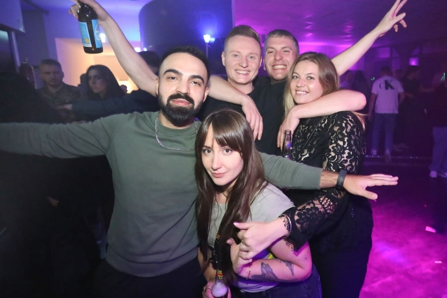 2025-10-04-club-aber-herzlich-eddi-0083.jpg 2025-10-04-club-aber-herzlich-eddi-0083.jpg