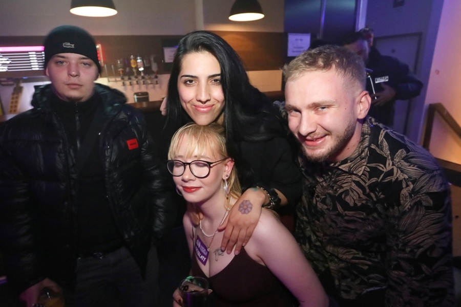 2025-10-04-club-aber-herzlich-eddi-0089.jpg 2025-10-04-club-aber-herzlich-eddi-0089.jpg