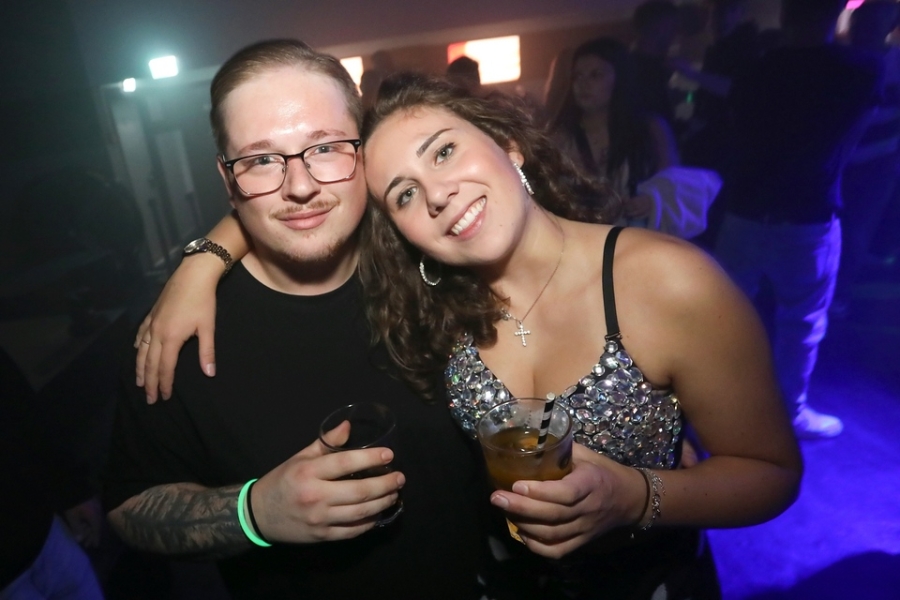 2025-10-04-club-aber-herzlich-eddi-0096.jpg 2025-10-04-club-aber-herzlich-eddi-0096.jpg