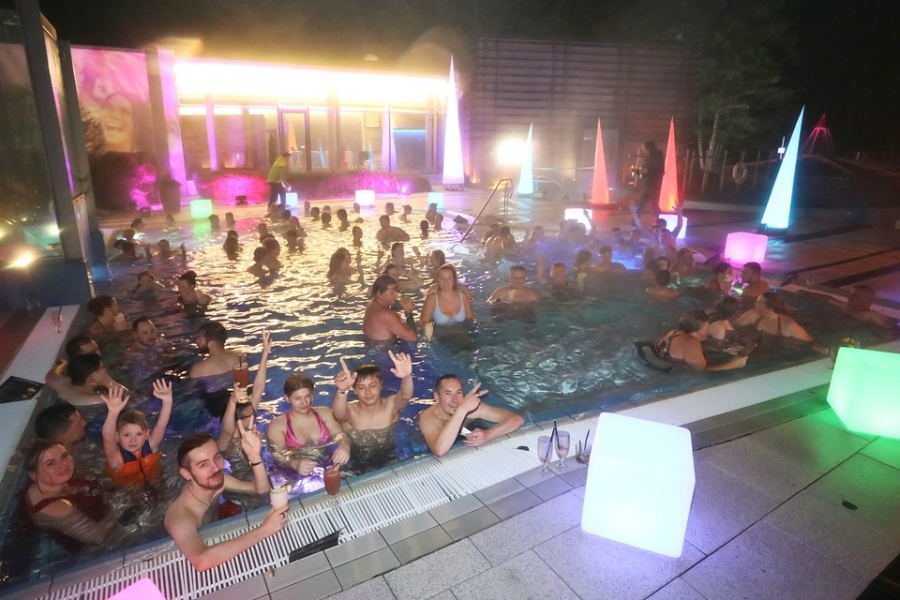 2025-10-25-therme-bad-steben-eddi-0041.jpg 2025-10-25-therme-bad-steben-eddi-0041.jpg