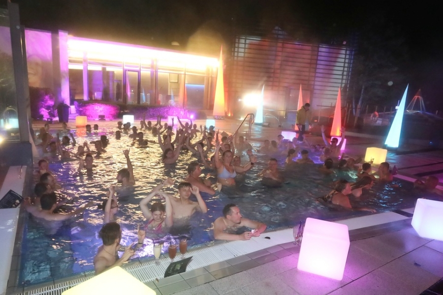 2025-10-25-therme-bad-steben-eddi-0043.jpg 2025-10-25-therme-bad-steben-eddi-0043.jpg