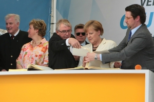 2014-05-21-angela-merkel-in-hof-eddi-0058.jpg