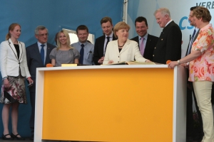 2014-05-21-angela-merkel-in-hof-eddi-0068.jpg