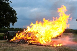 2014-06-24-eckersdorf-kanzfeuer-eddi-0021.jpg