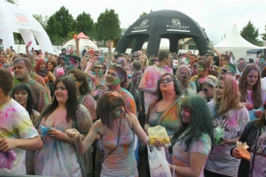 2014-06-29-holi-plauen-eric-0041.jpg