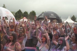 2014-06-29-holi-plauen-eric-0050.jpg