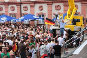 2014-07-04-bayreuth-public-viewing-eddi-0127.jpg