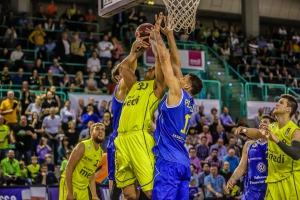 2015-04-19-medibayreuthbasketballloewenbraunschweig-christian-0121.jpg