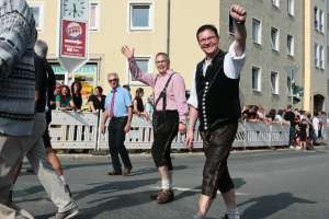 2015-07-24-volksfestumzug-bieranstich-eddi-0010.jpg