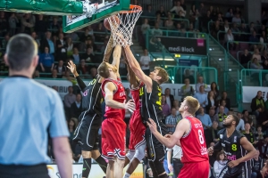 2016-04-24-medibayreuthsoliverbaskets-christian-0055.jpg