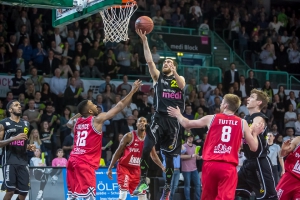 2016-04-24-medibayreuthsoliverbaskets-christian-0079.jpg