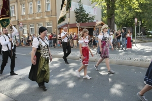 2019-07-26-volksfest-umzug-bieranstich-eddi-0029.jpg