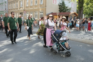 2019-07-26-volksfest-umzug-bieranstich-eddi-0033.jpg