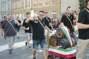 2019-07-26-volksfest-umzug-bieranstich-eddi-0213.jpg