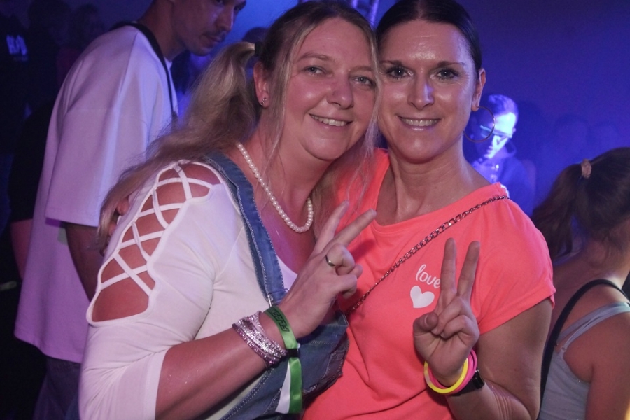 2024-10-19-flashback-party-naila-micha-0001.jpg