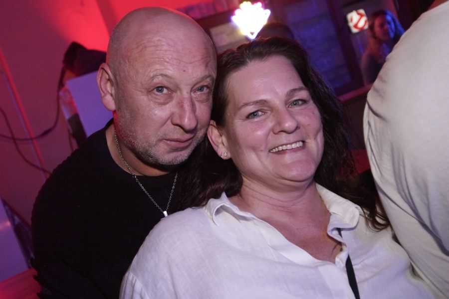 2024-10-19-flashback-party-naila-micha-0076.jpg