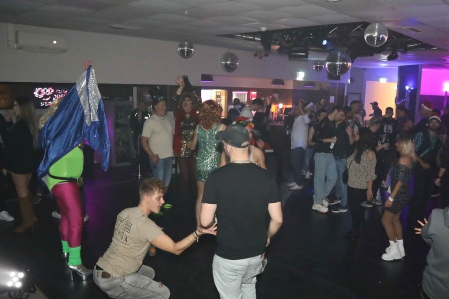 2024-11-30-club-aber-herzlich-eddi-0162.jpg