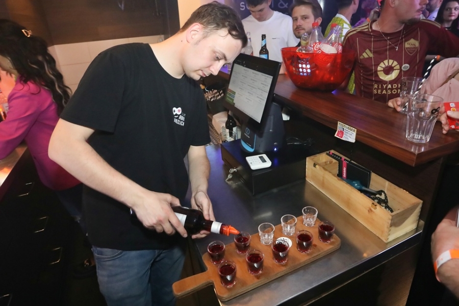 2025-05-07-club-aber-herzlich-eddi-0002.jpg