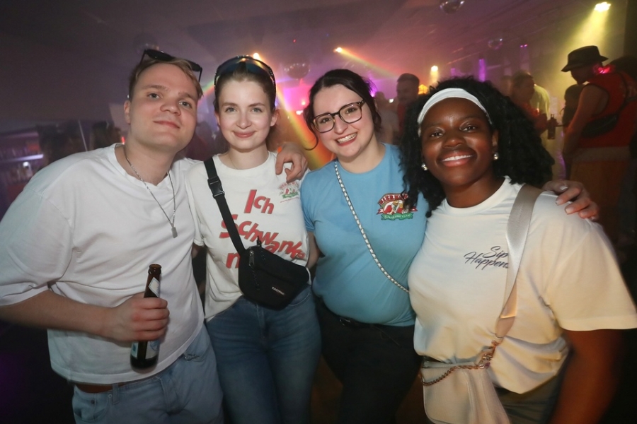 2025-05-07-club-aber-herzlich-eddi-0060.jpg